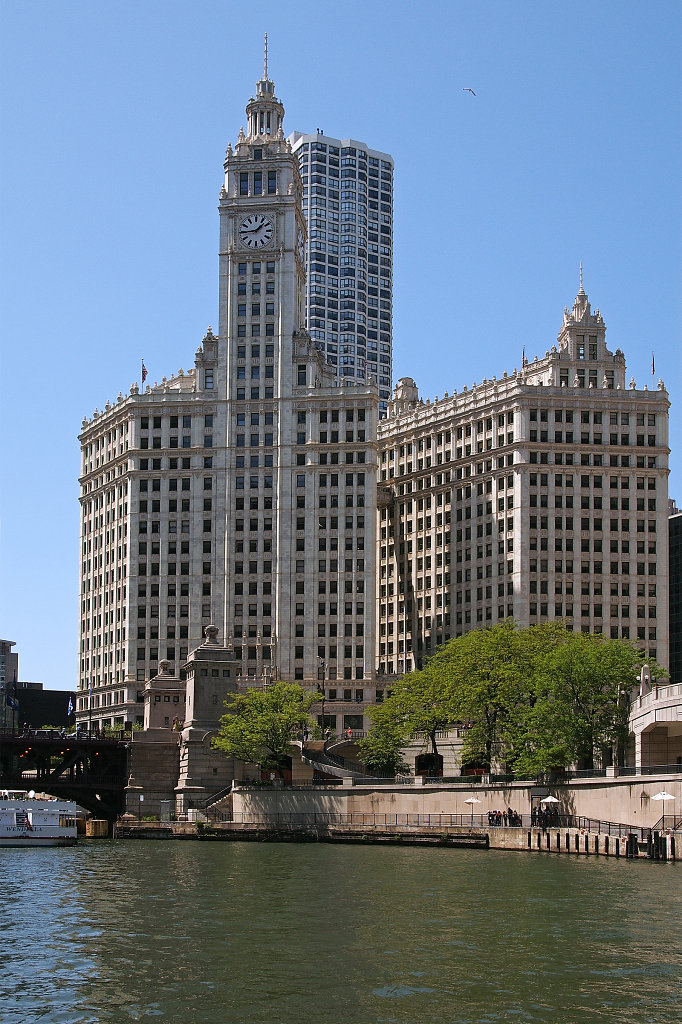 Chicago River and the Wrigley Building